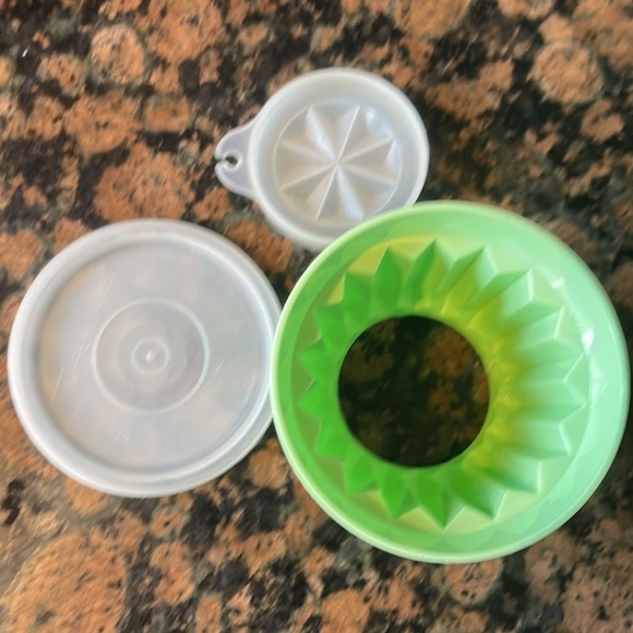 Tupperware vintage jadeite green mini jell-o moulds (set of 5) - Picture 5 of 8